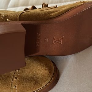 LV boots brand new .. size 8..  brand new in perfect condition..